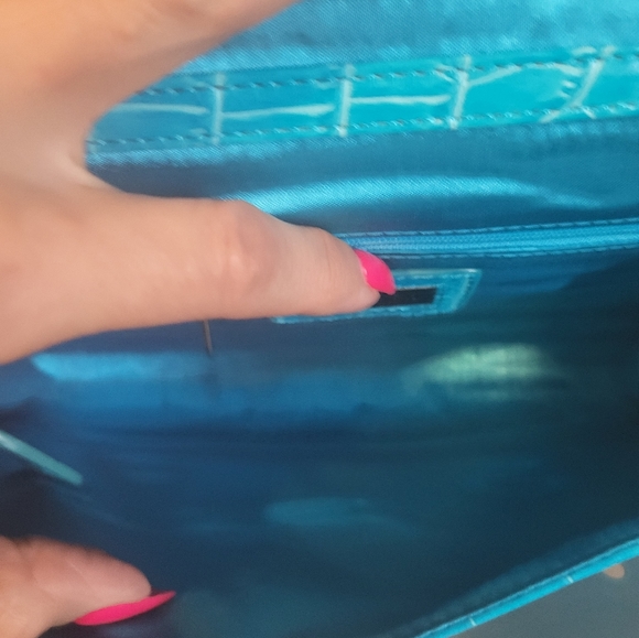 NWOT DANIER LEATHER CLUTCH WITH CROSSBODY STRAP - Picture 4 of 6